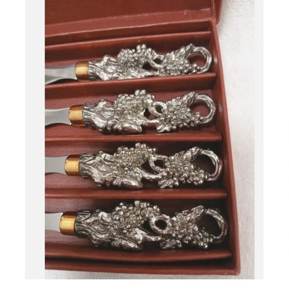 Set of 4 Vintage Arthur Court Tuscan Grapes Cheese Spreader Butter Knife Italian